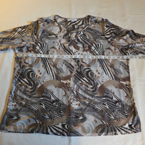 Gray and Brown Relaxed Buttoned Blouse - Picture 7 of 8